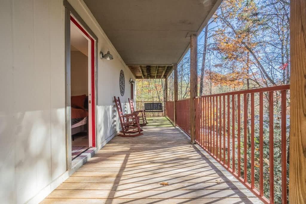 Sasquatch Lodge E Sleeps 13 Gatlinburg Eksteriør bilde