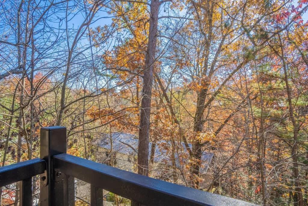 Sasquatch Lodge E Sleeps 13 Gatlinburg Eksteriør bilde