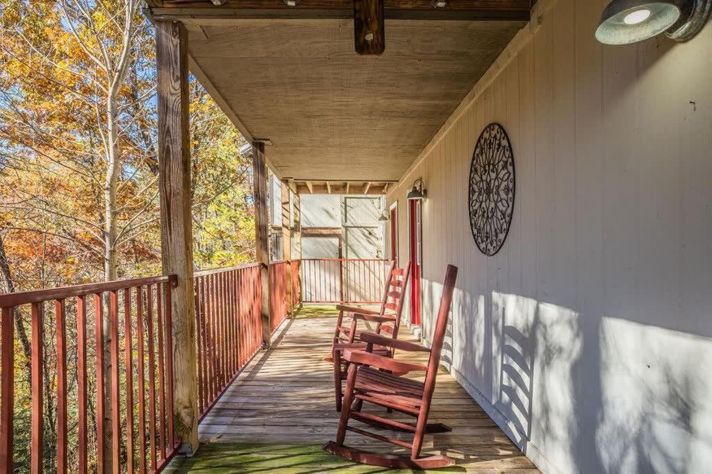 Sasquatch Lodge E Sleeps 13 Gatlinburg Eksteriør bilde